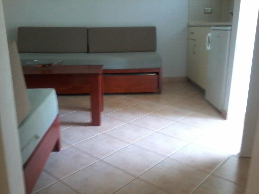 Afroditi Apartment *