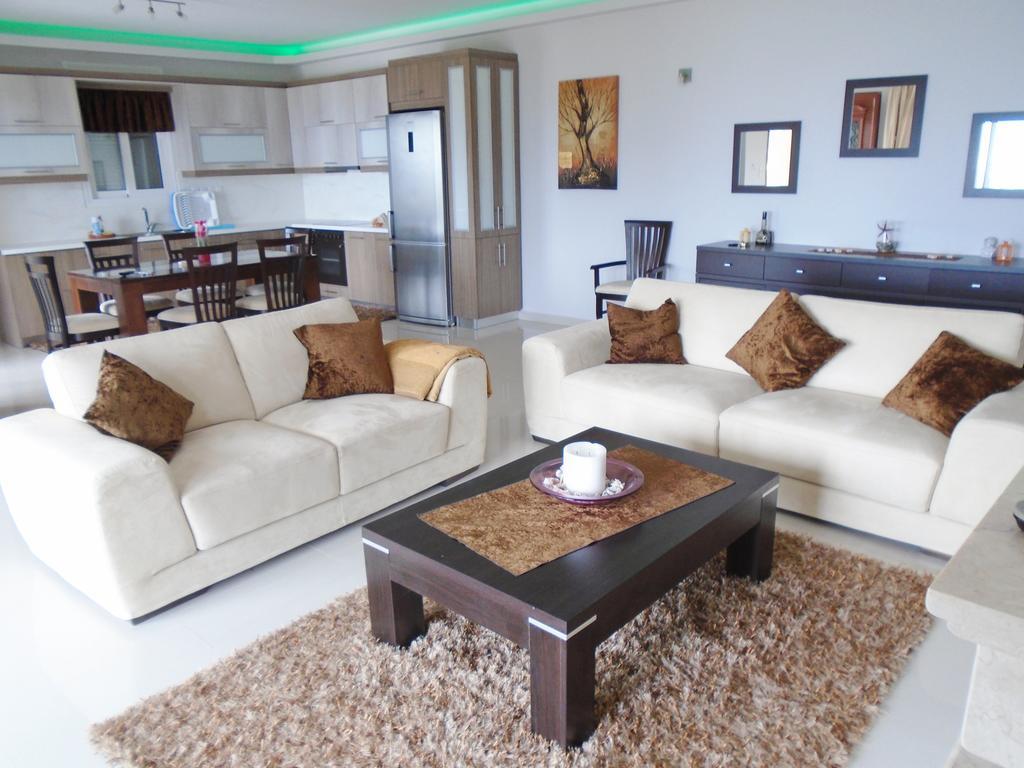 Oikonomou Luxury Villa