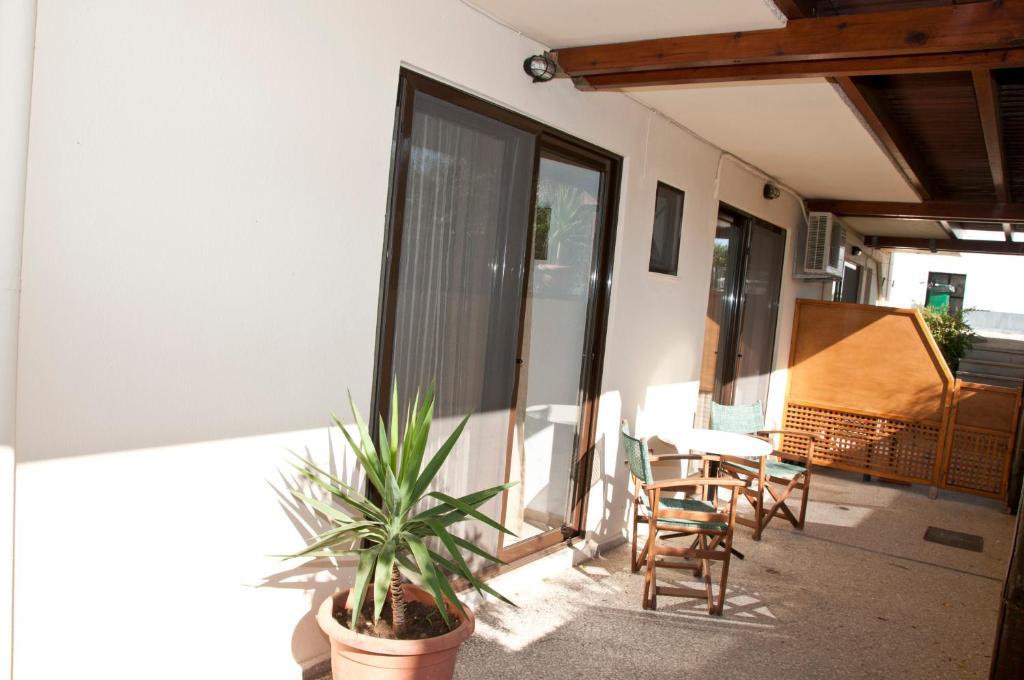 Aparthotel Oasis Apartments & Rooms *