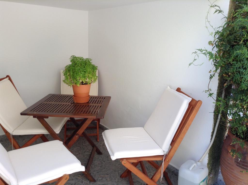 Twin House 3*