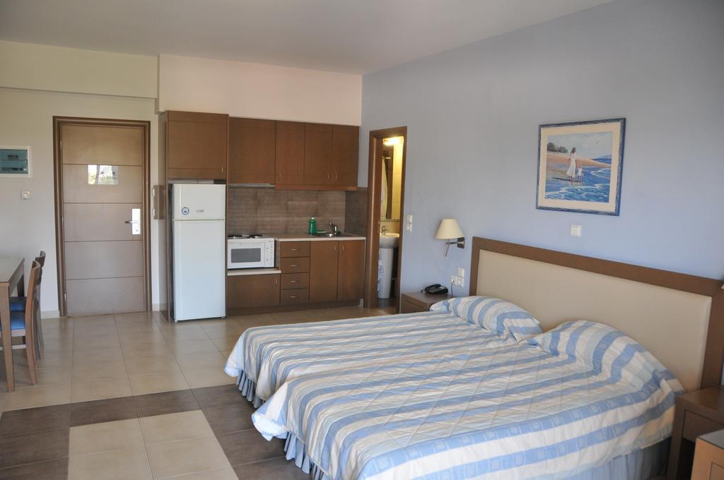 Aparthotel Philoxenia 3*