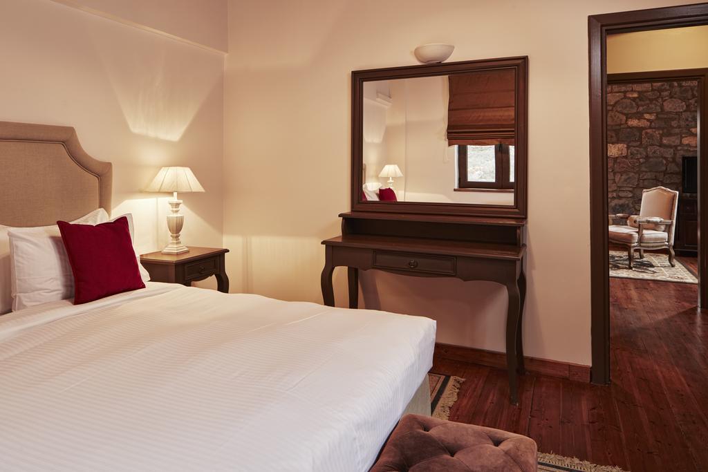 Hotel Nefeles Luxury Residences & Lounge Kardaras