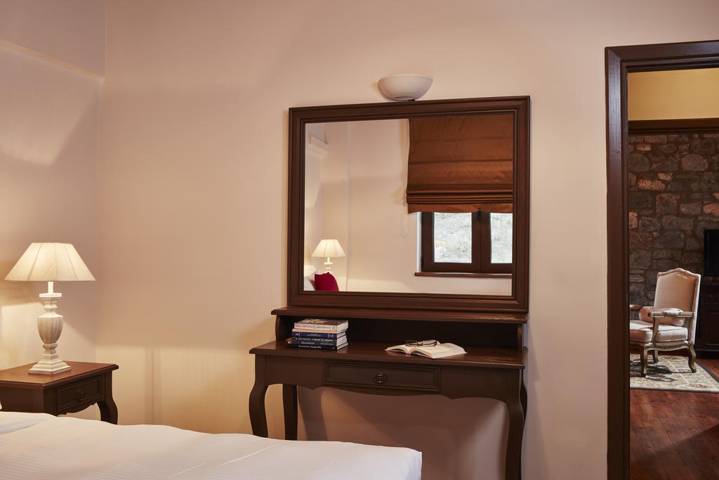 Nefeles Luxury Residences & Lounge Hotel Kardaras