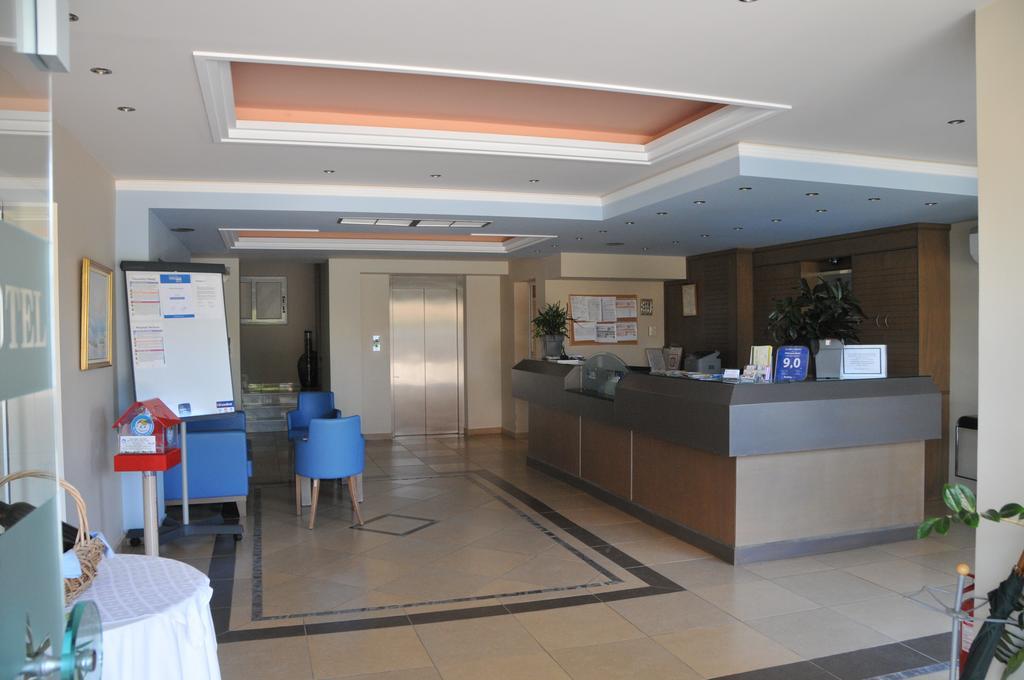 Aparthotel Philoxenia
