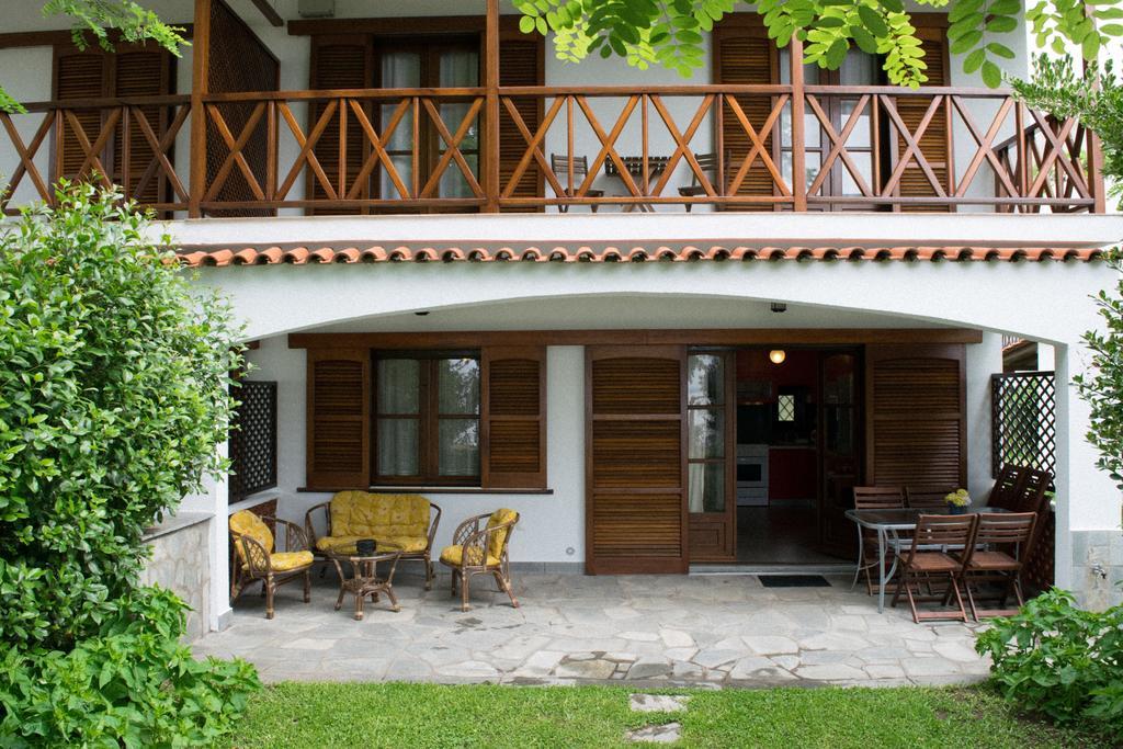 Apartment Mikiverna Houses By Miltiadis Kalyves Polygyrou
