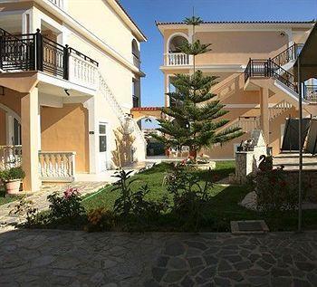Aparthotel Athina 2*
