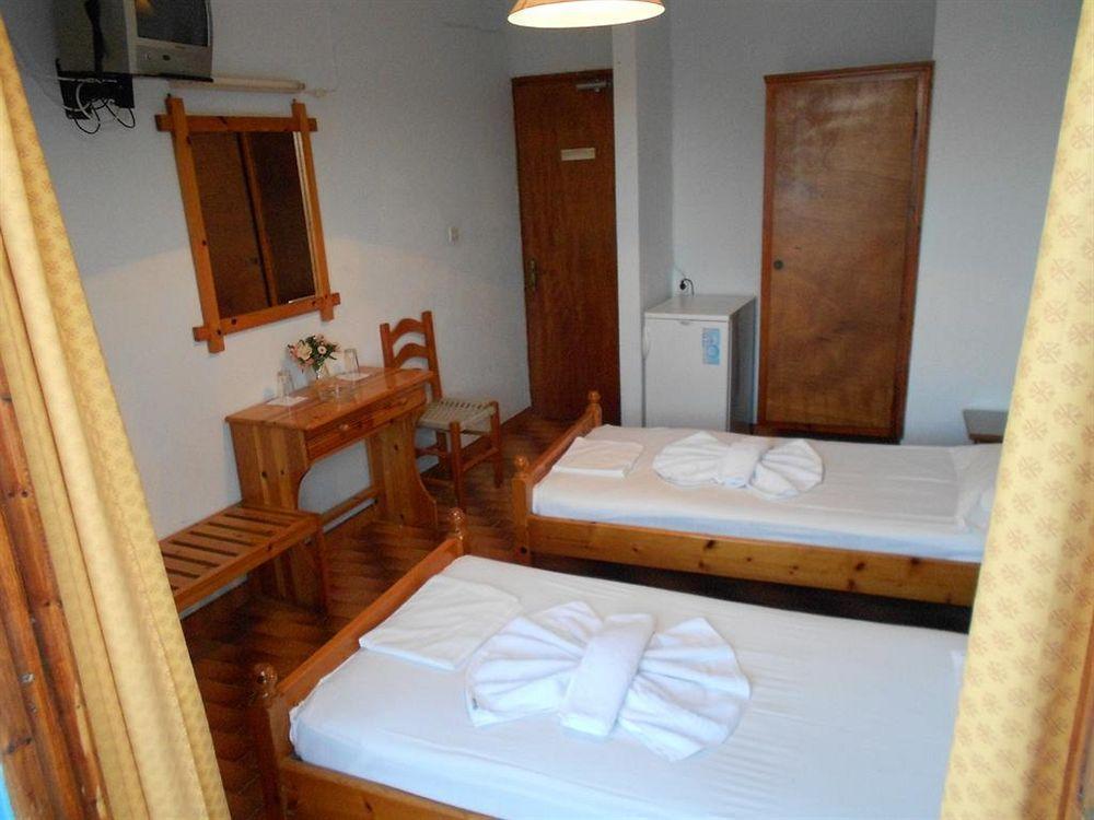 Grivas Parikia (Paros)