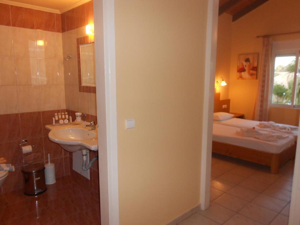 Aparthotel Golden Agioi Apostoli (Crete)
