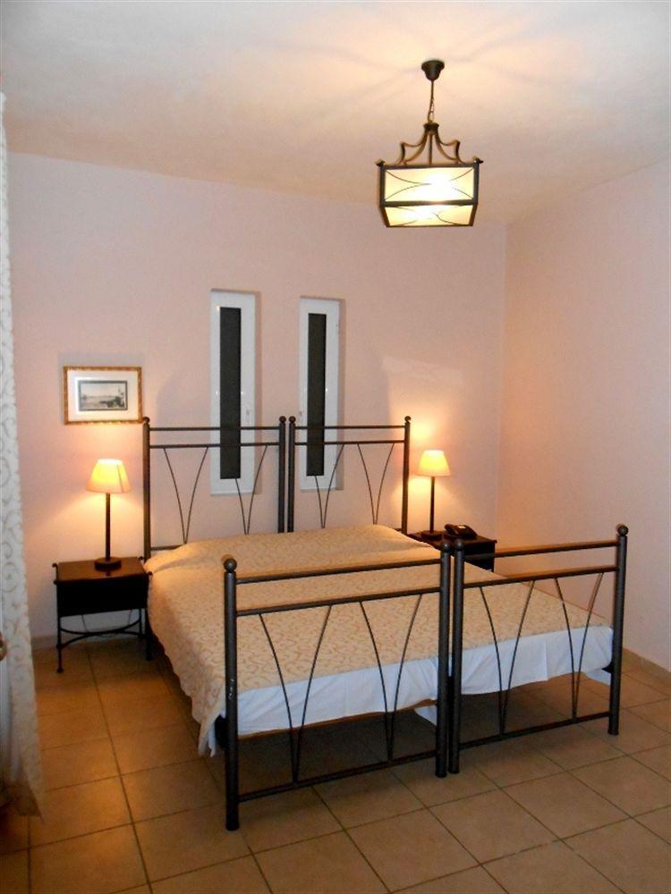 Lambrinos Aparthotel 2*