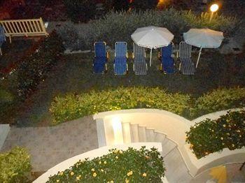 Lambrinos Aparthotel Platanias (Crete)