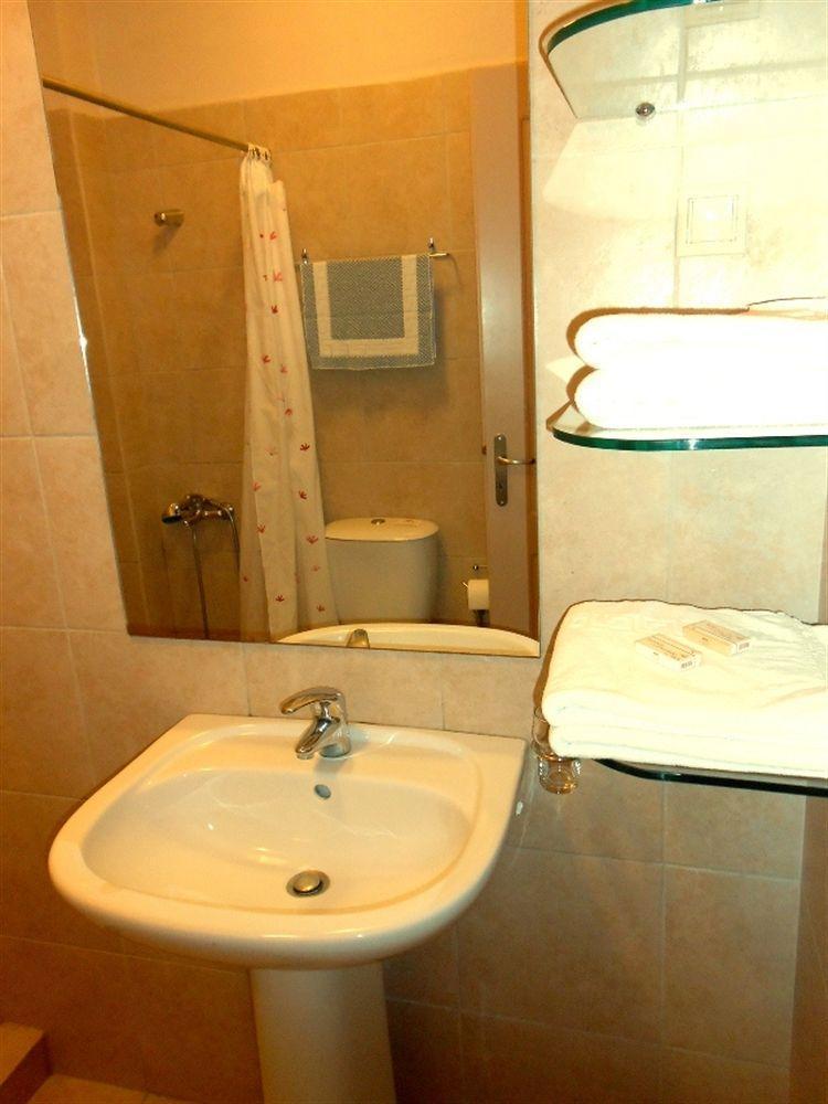 Lambrinos 2* Platanias (Crete)