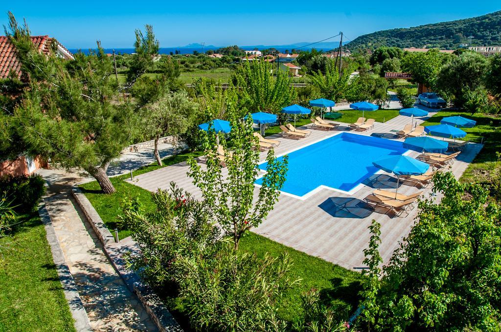 Aparthotel Peristera *