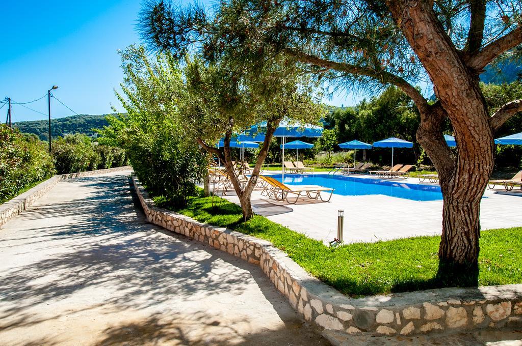 Peristera Aparthotel *