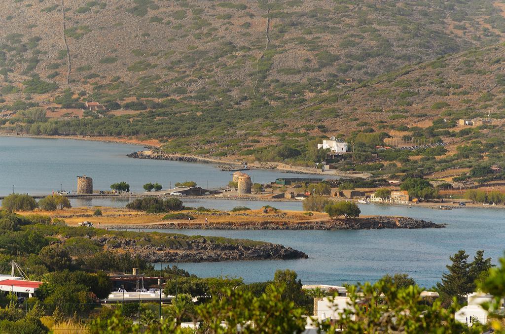Island Apartment *