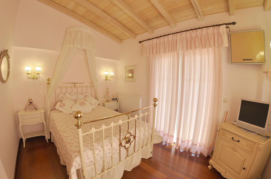 Romantica Villa Perama (Corfu)