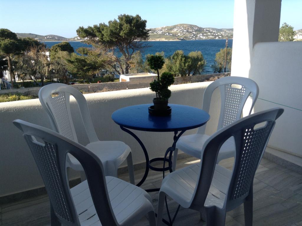 Nikoletta * Parikia (Paros)
