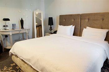 Dioni Boutique Hotel 4*