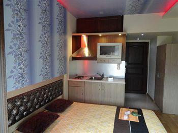 Apartment Captains Boutique