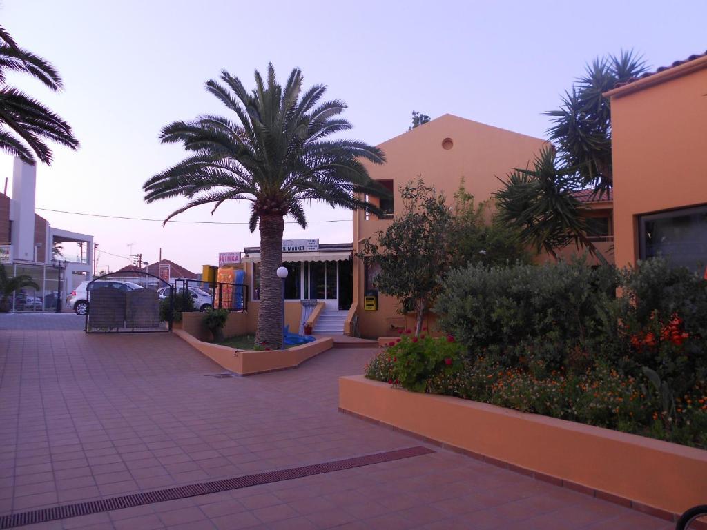Aparthotel Golden 2*