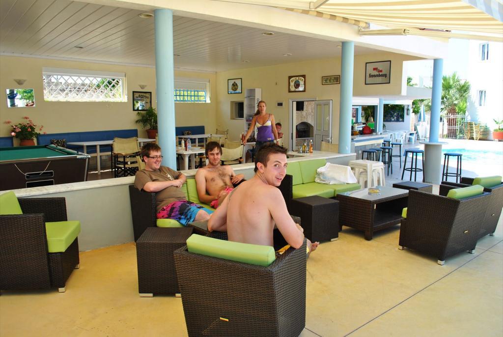 Melissa Apartments, & 3*