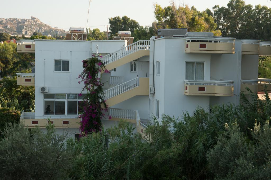 Aphrodite Apartment *
