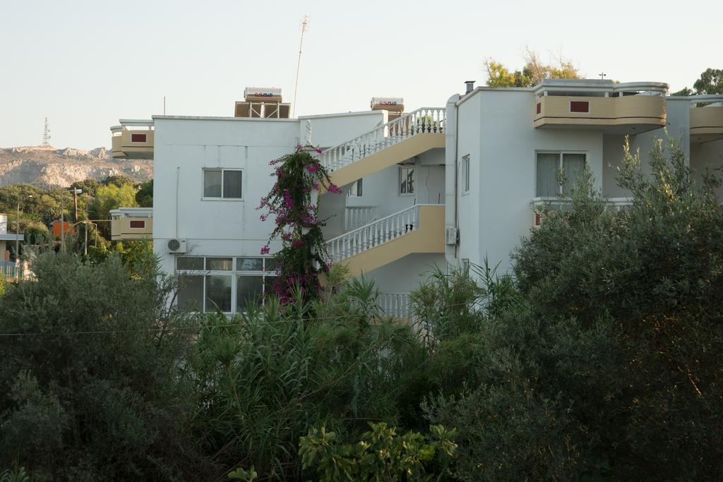 Aphrodite Apartment *