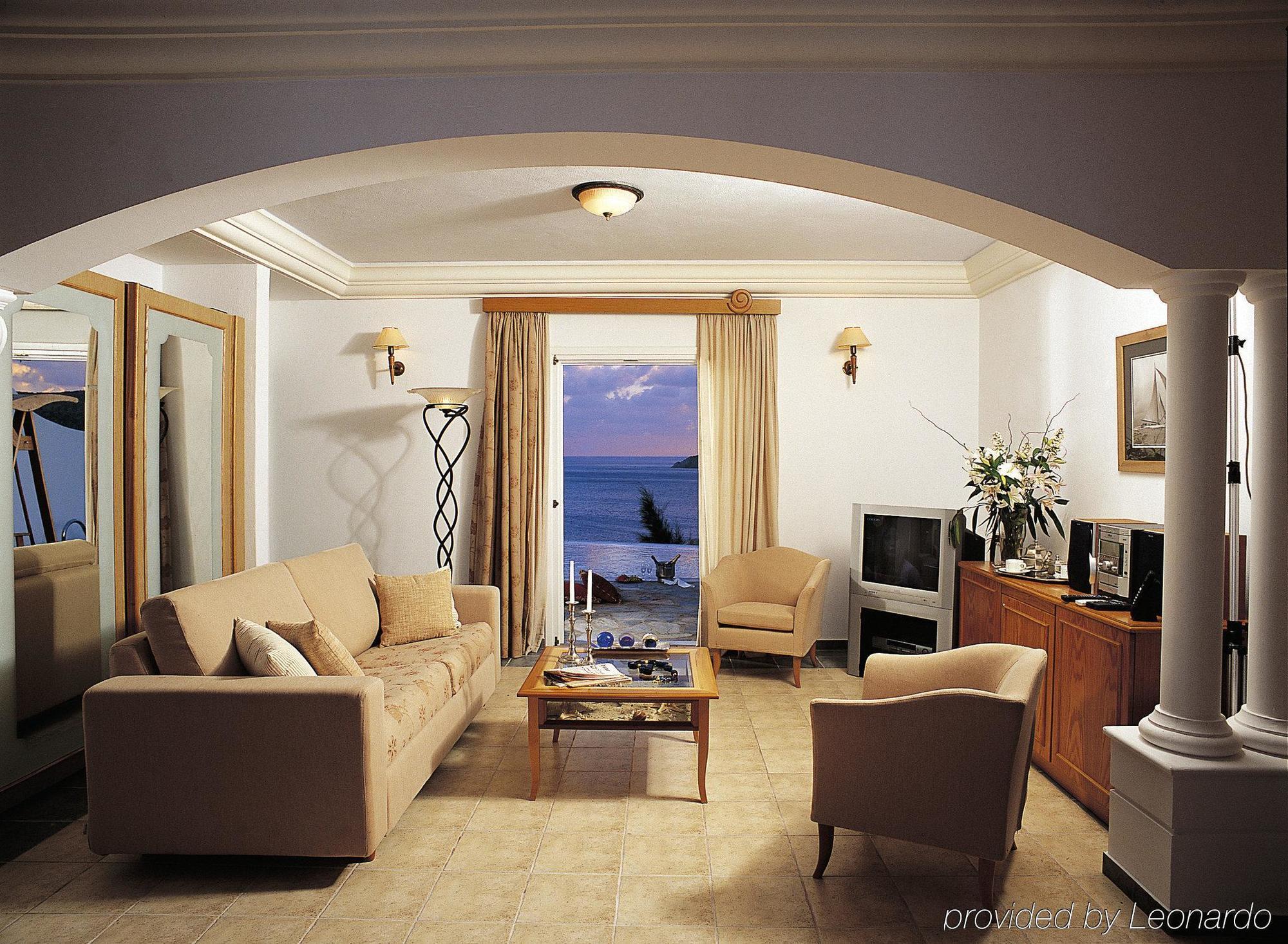 Resort Royal Myconian - Leading Of The World