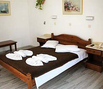 Malamas * Parikia (Paros)