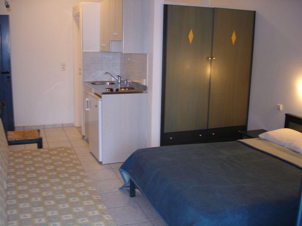 Irida Aparthotel Psari Forada