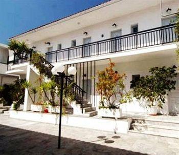 Athina 3* Karavomylos