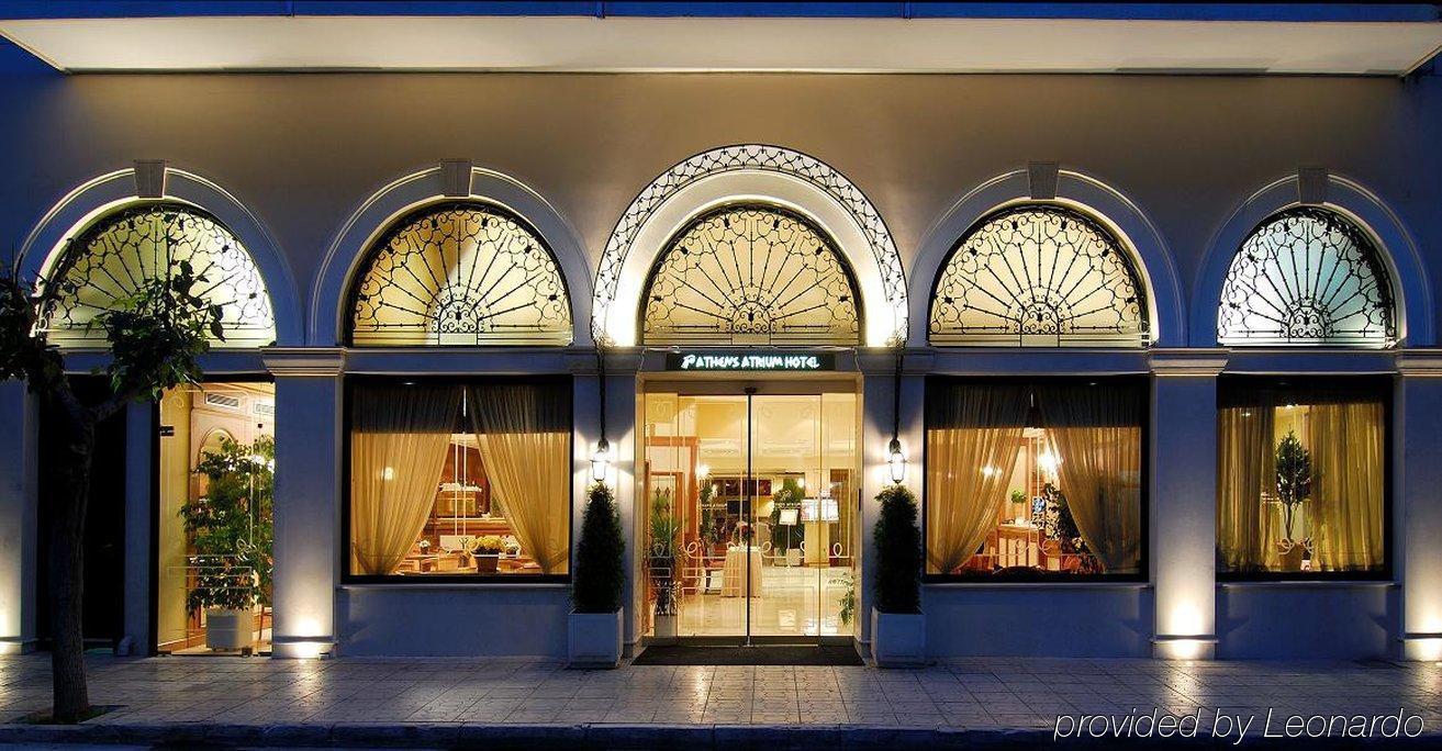 Atrium & Jacuzzi Hotel