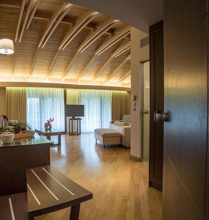Nepheli Hotel