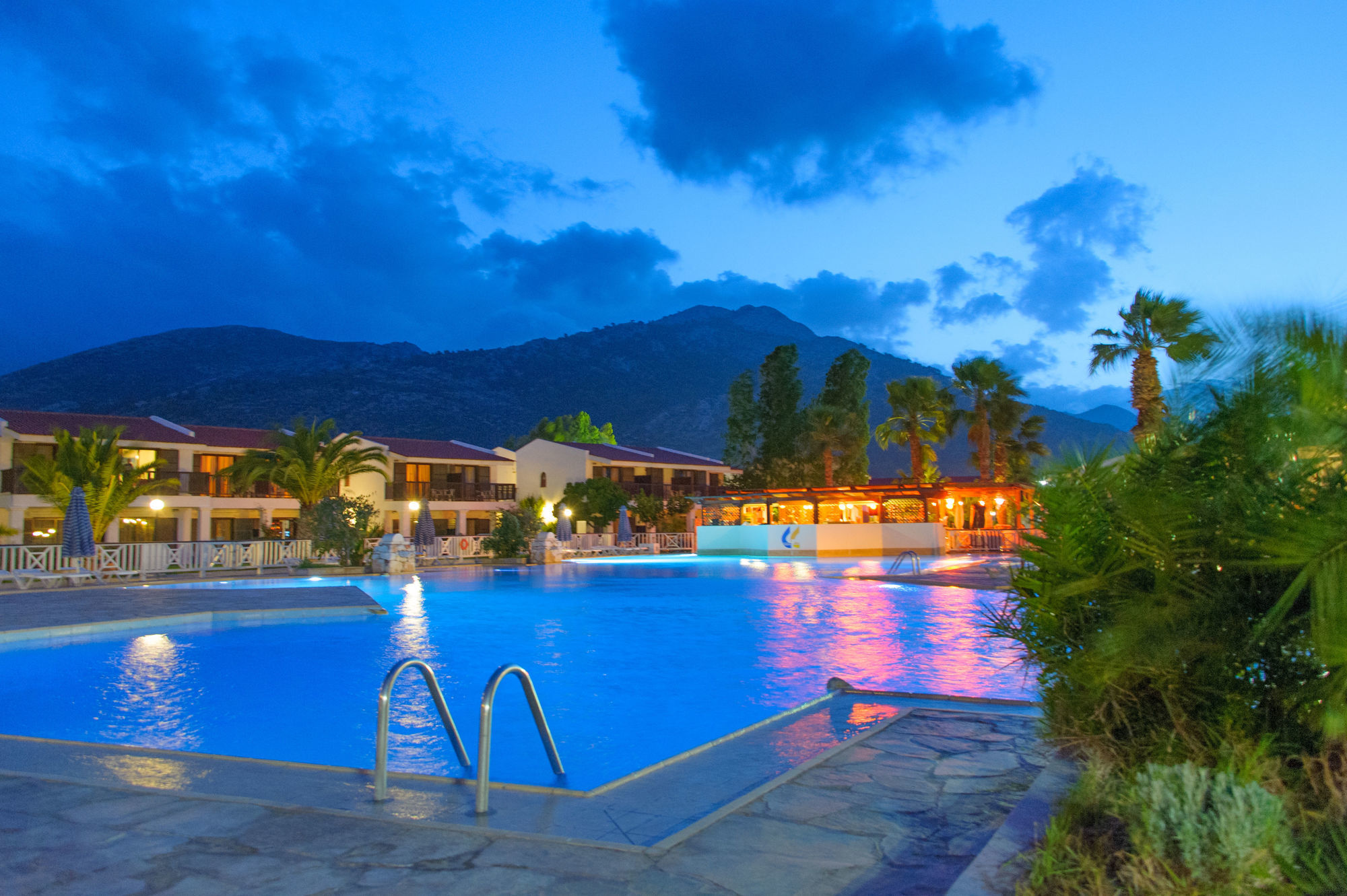 Golden Coast & Hotel 4*
