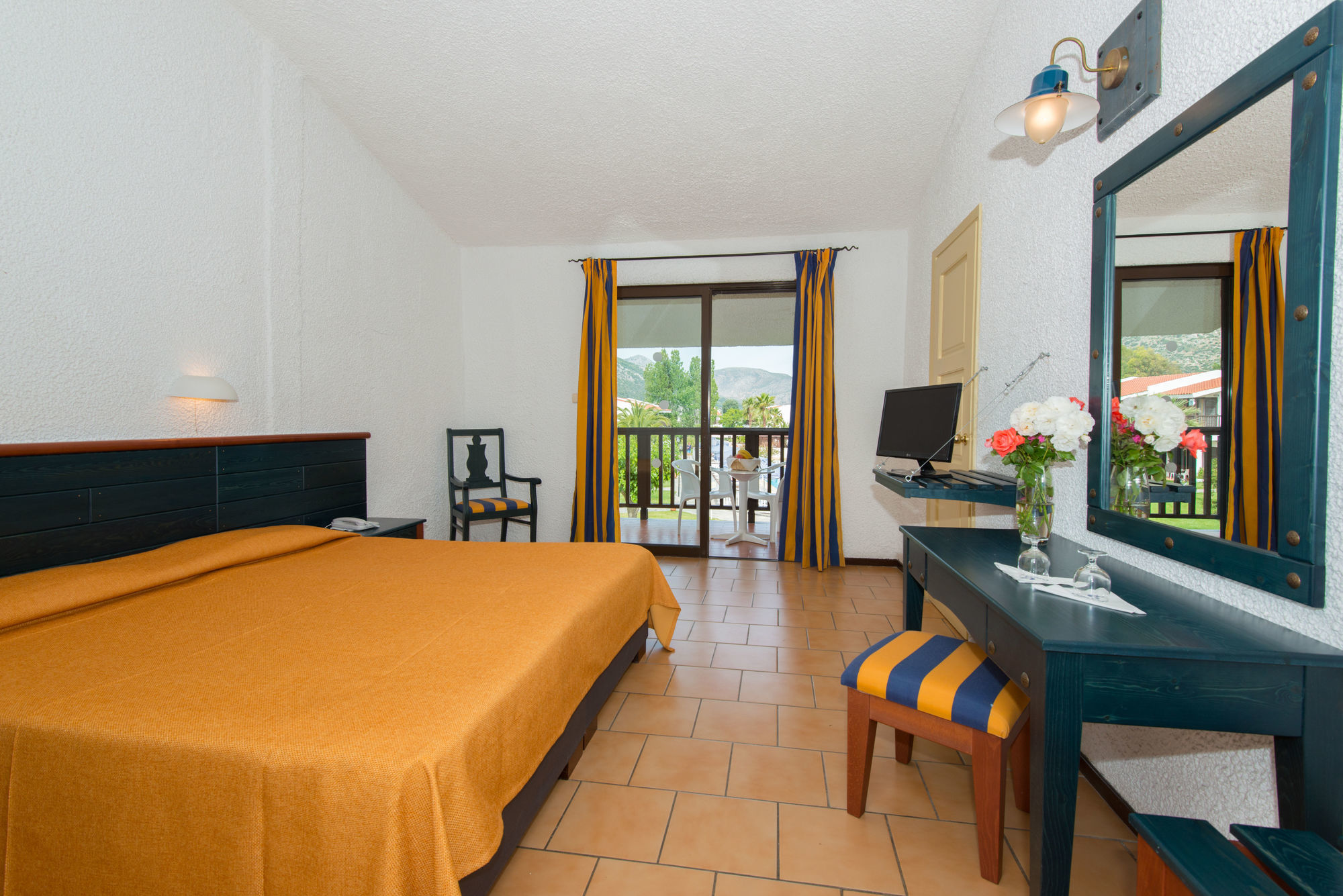 Golden Coast & Hotel