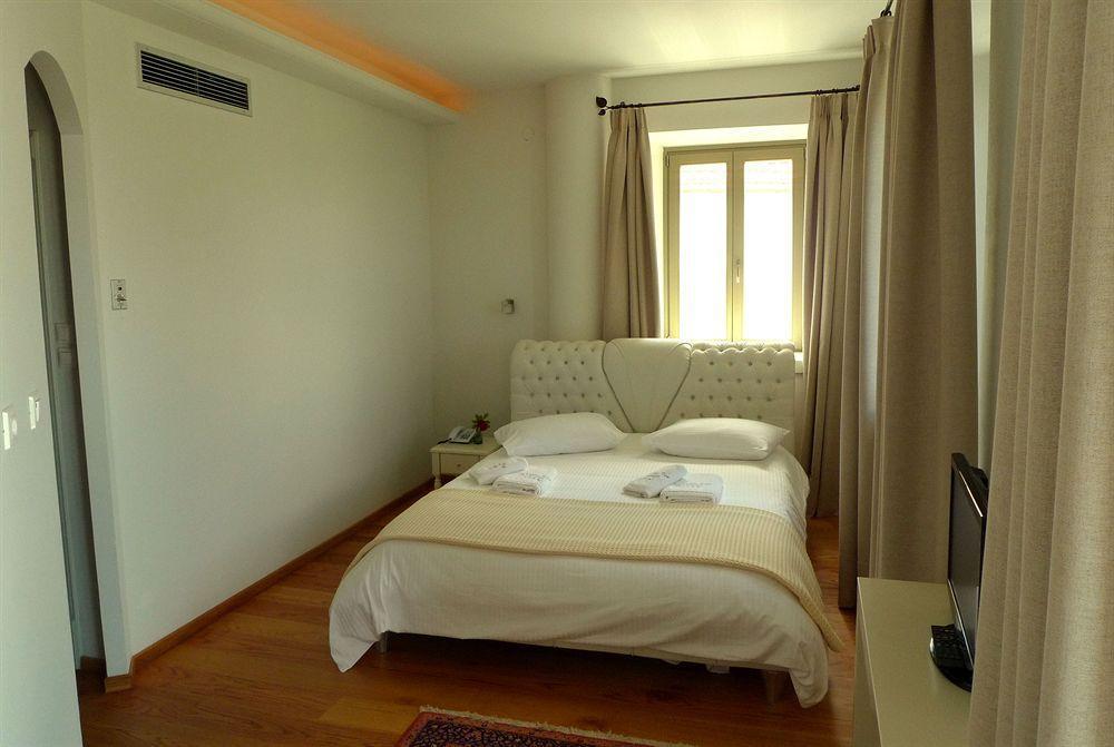 The Lotus Tree Archontiko & Activity Guest house