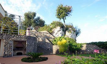 Nikolaos House Aparthotel