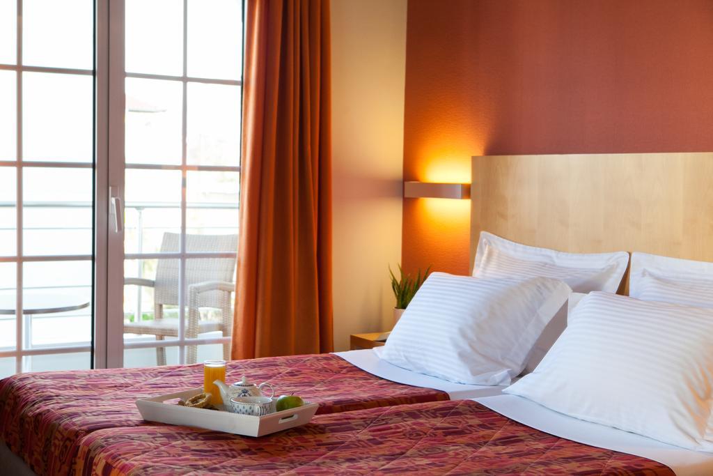 Kronos Hotel 3*