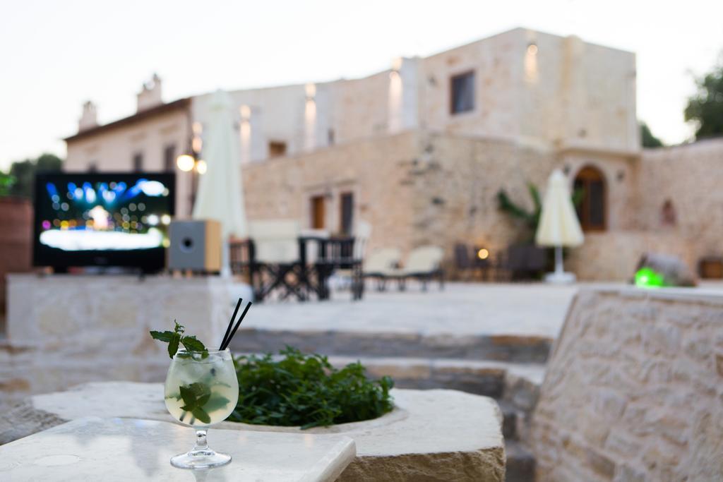 Zouridi Park 3*