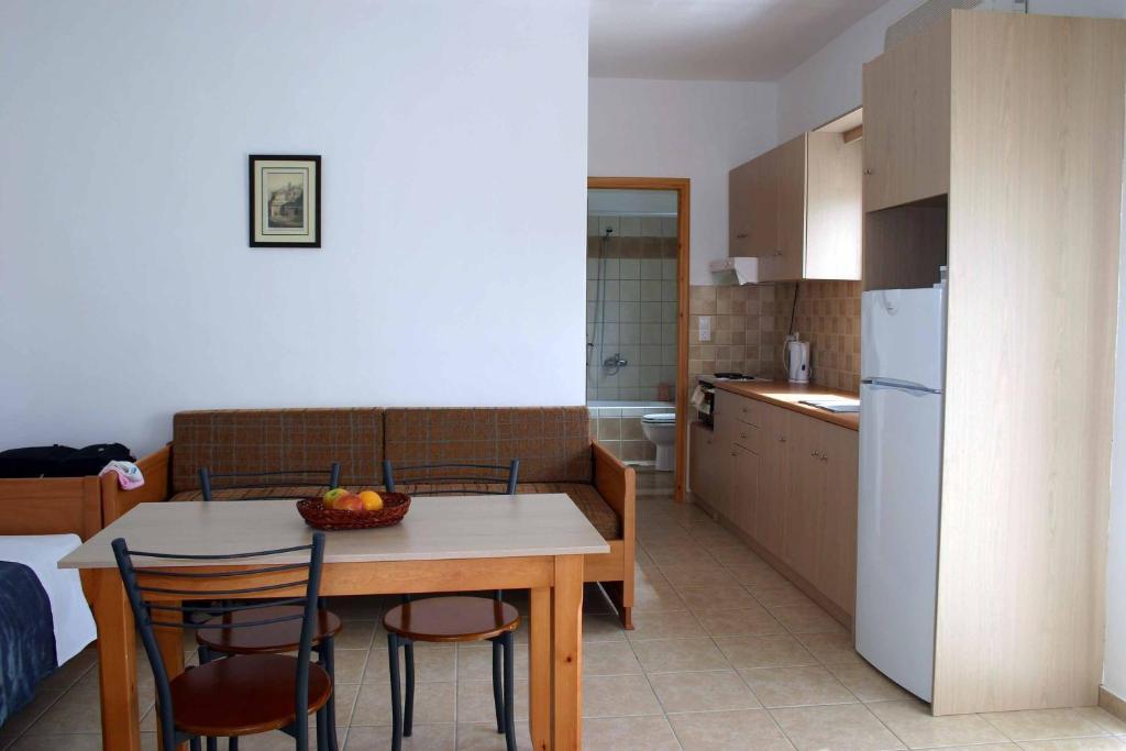 Aparthotel Evilion Stalos
