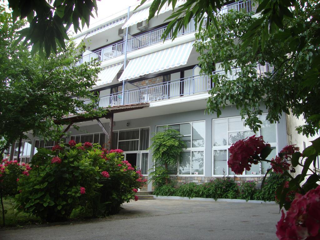 Pantazis Paralia Panteleimonos