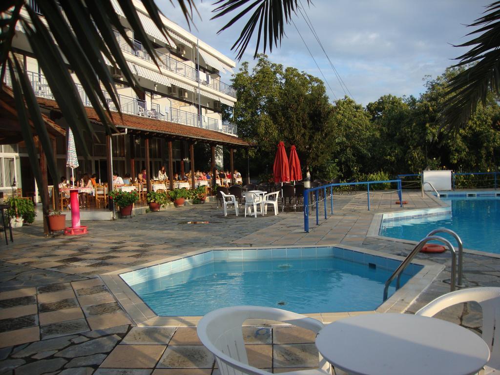 Pantazis Paralia Panteleimonos