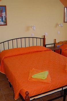 Efi Studio Aparthotel