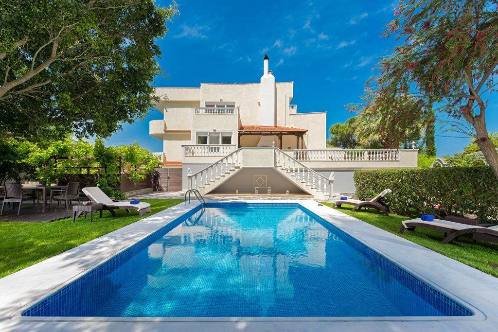 Small Paradise With Pool & Jacuzzi 