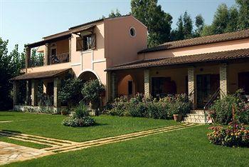 Corfu Club Aparthotel 3*
