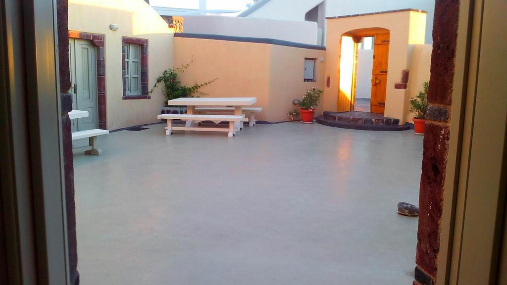 Filotimo Cave Aparthotel