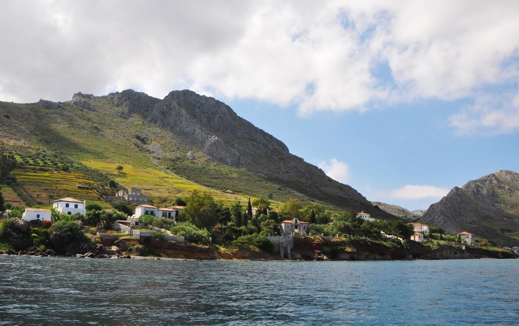 Vlichos * Hydra (Saronic Islands)