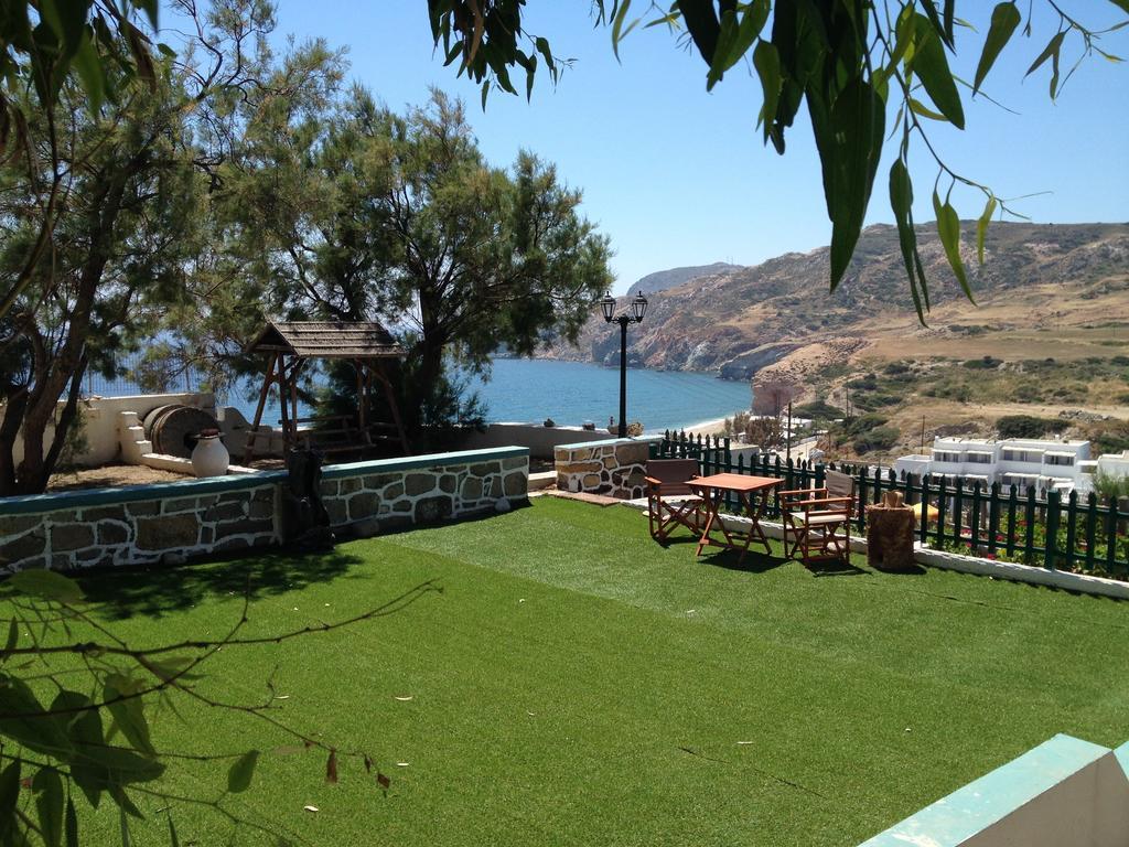 Guest house Avgerinos Paliochori Milos Island