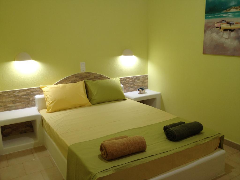 Guest house Avgerinos Paliochori Milos Island