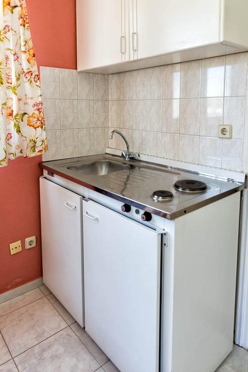 Aphrodite Apartment *