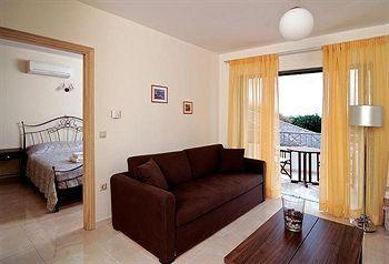 Anassia Apartment
